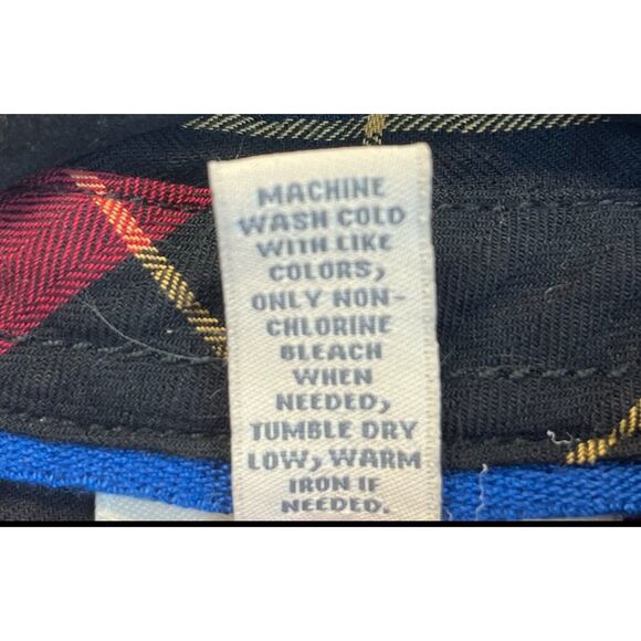 ST. JOHN’S BAY Women’s Classic Shirt Medium Red Plaid Long Sleeve Cotton NWT NEW - Picture 6 of 13